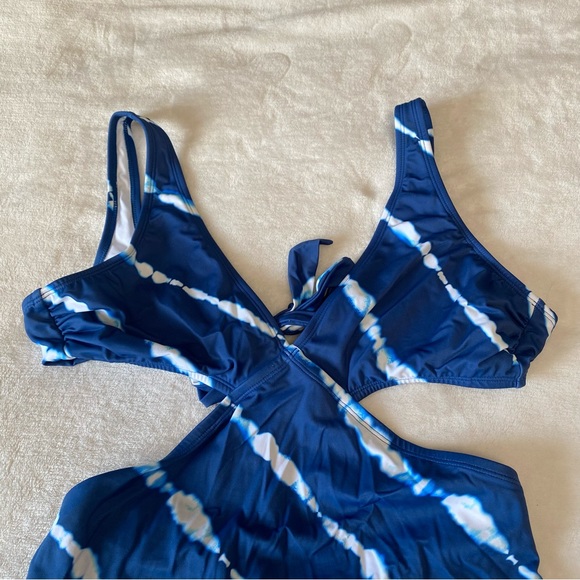 Beach Betty Blue Cut Out One Piece Swimsuit - Picture 4 of 8